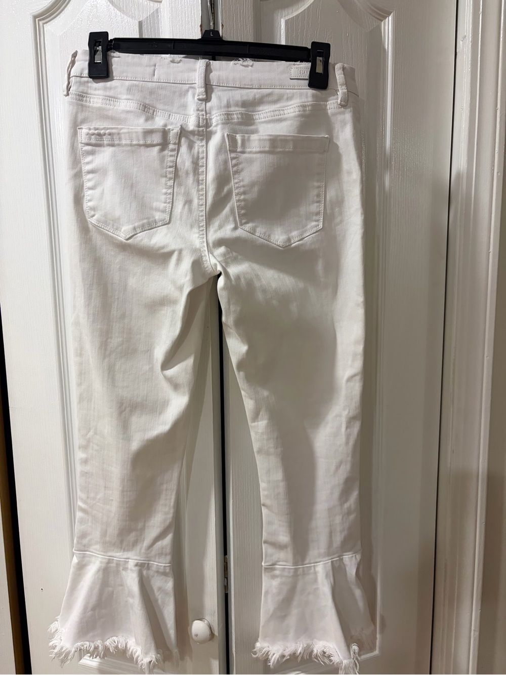 Blank NYC White Ruffle Hem Jeans | Raw Hem Cropped Flare | Size 28 - Picture 3 of 6